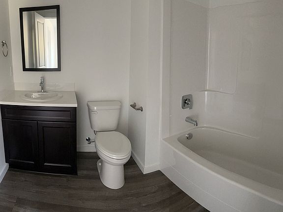 5th image of 824 E F St Unit B