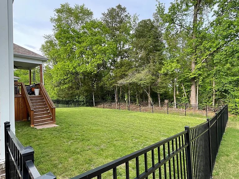 130 Hermitage Point Dr — Photo 4