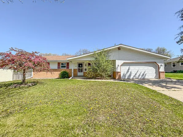 5208 Raven DRIVE, Greendale, WI 53129