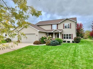 W7194 Sunfield Dr, Greenville, WI 54942