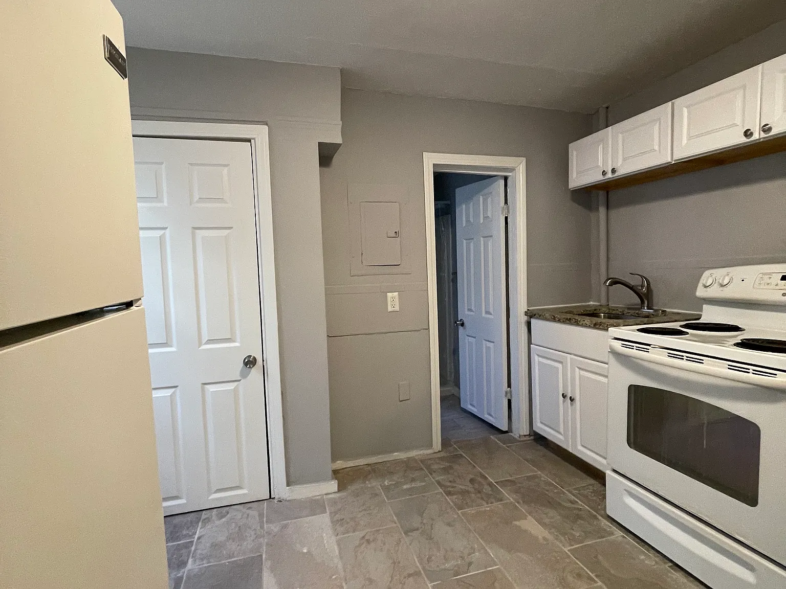 Studio, $1,475 — Photo 2