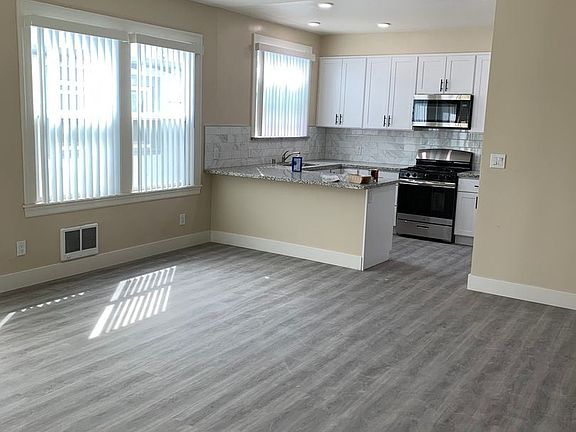 2nd image of 150 Duane St #4