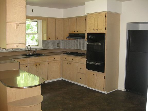 Eat-in Kitchen