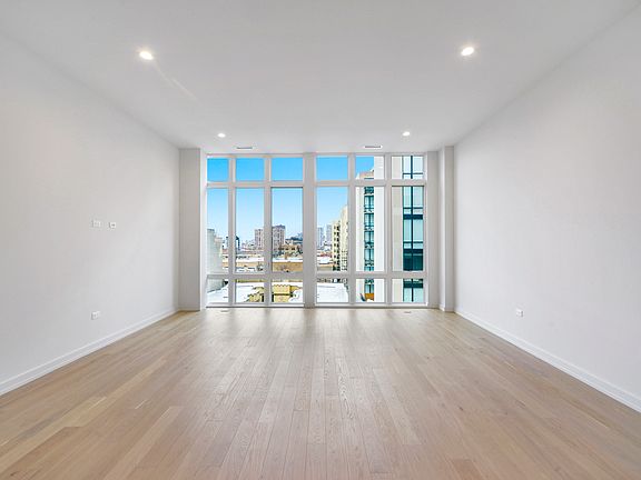 3rd image of 2773 N Hampden Ct #Penthouse 02