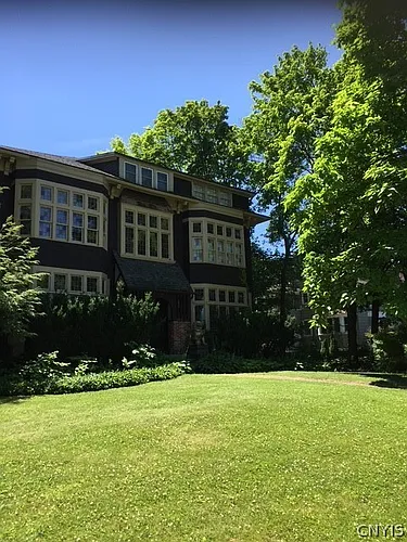 1618 James St #3 Photo 1