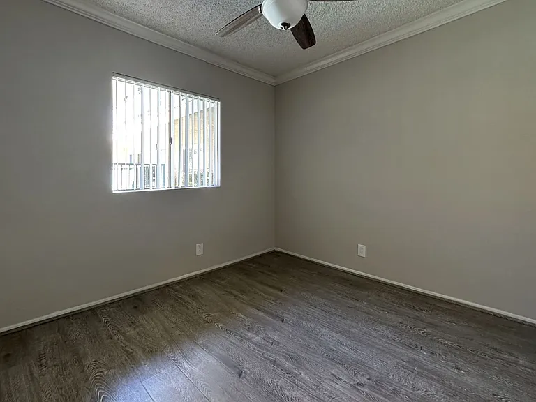 CLN - Collins Apts. — Photo 13