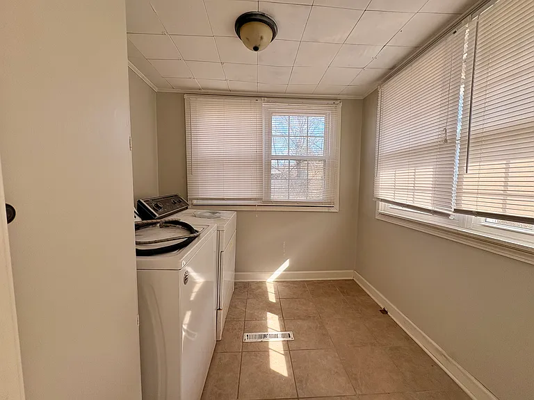 1318 Nutwood St — Photo 12