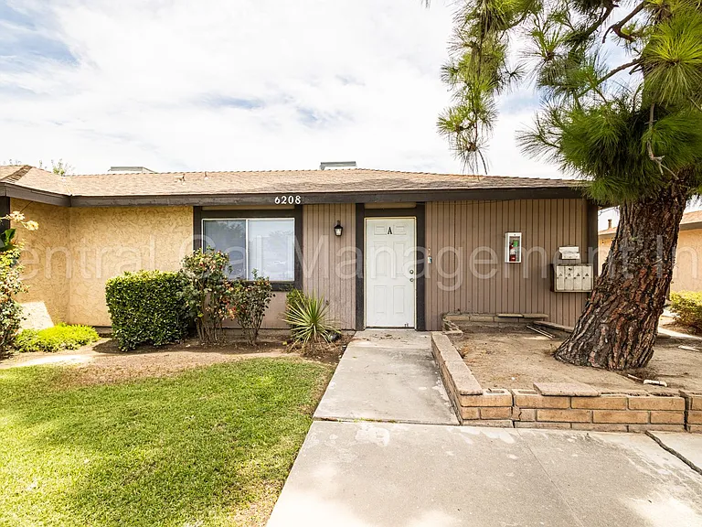 6208 Stine Rd — Photo 2