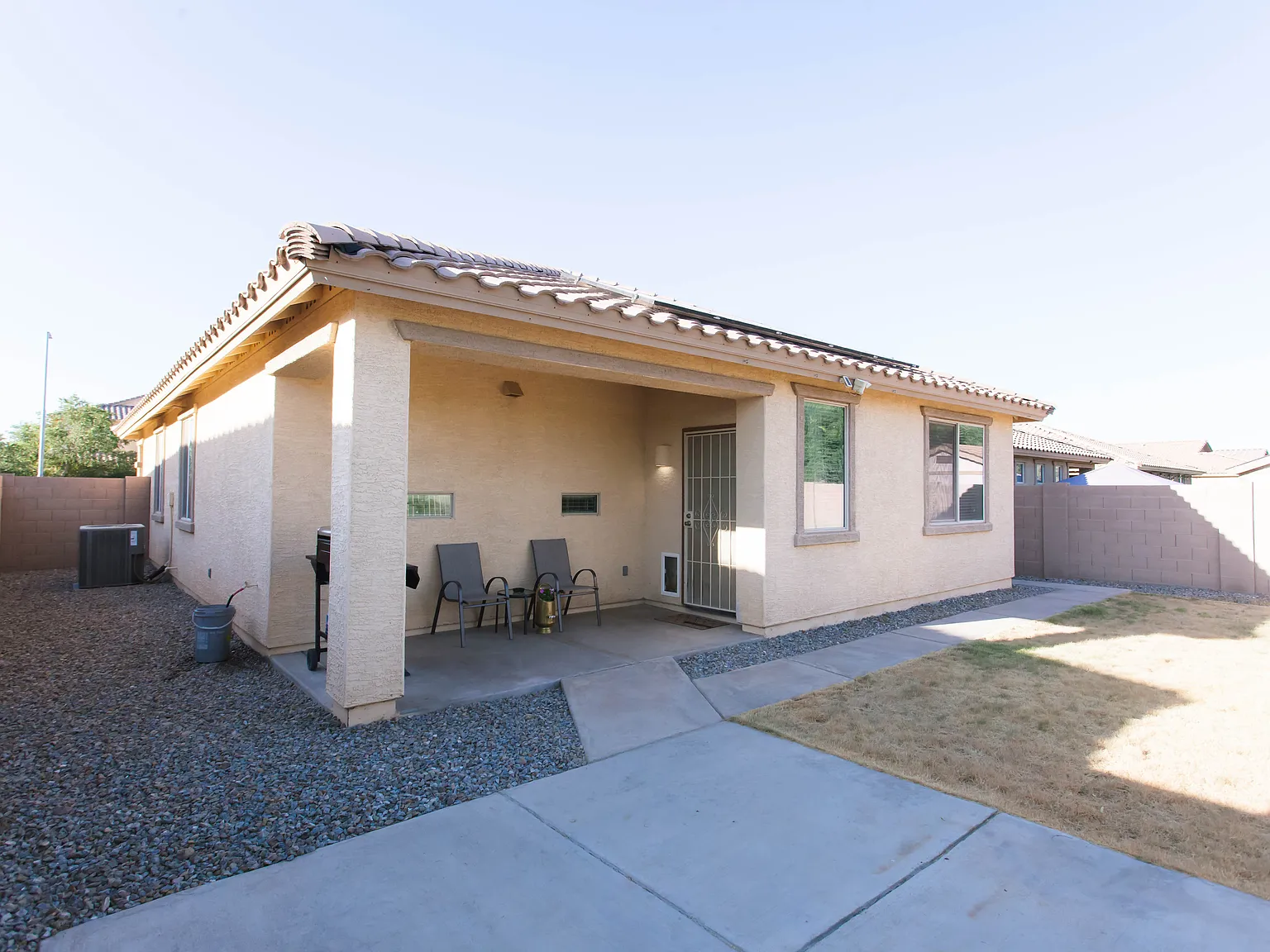 4 bed, 1806 sqft, $2,100 — Photo 2