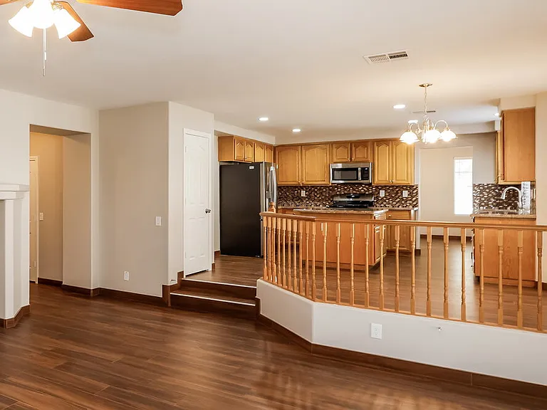 1890 Bocale Ct — Photo 9