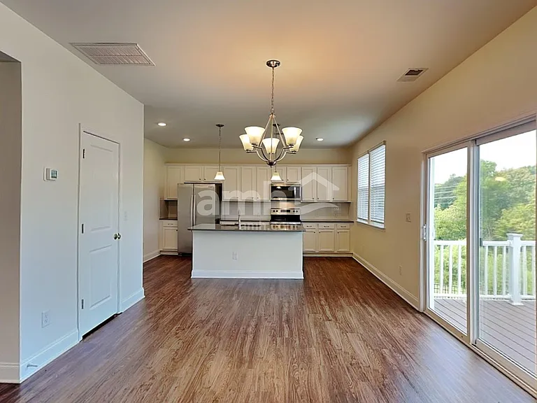 184 Larragan Dr — Photo 6