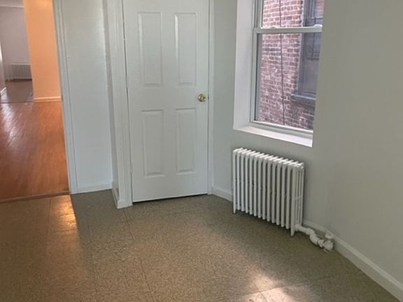 4th image of 335 Randolph Ave #8