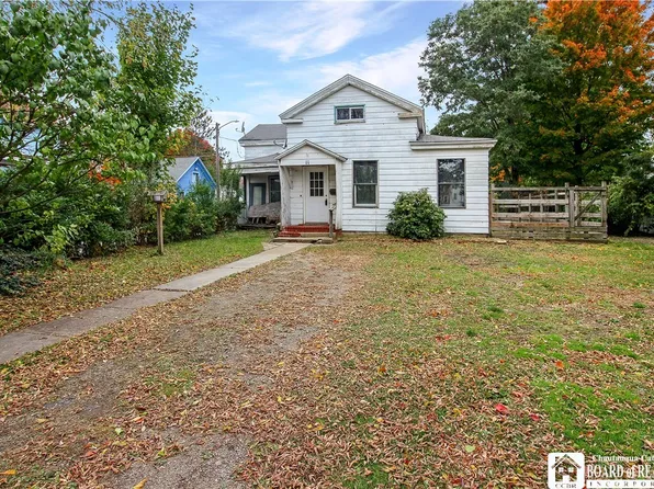 11 Clinton St, Westfield, NY 14787