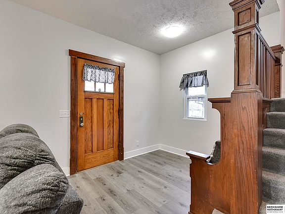 3rd image of 6101 Florence Blvd