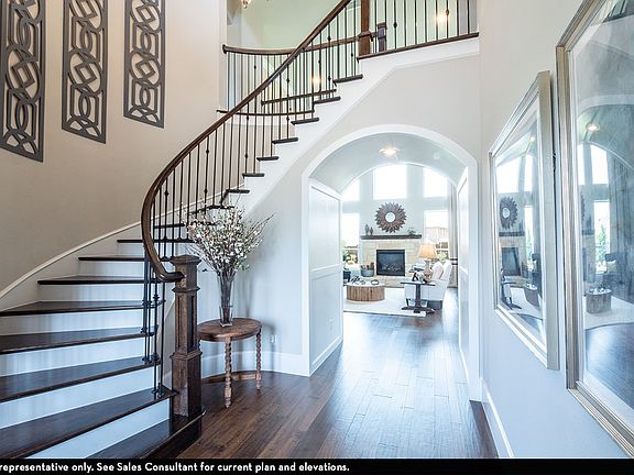 3rd image of 1423 Diamond Dr