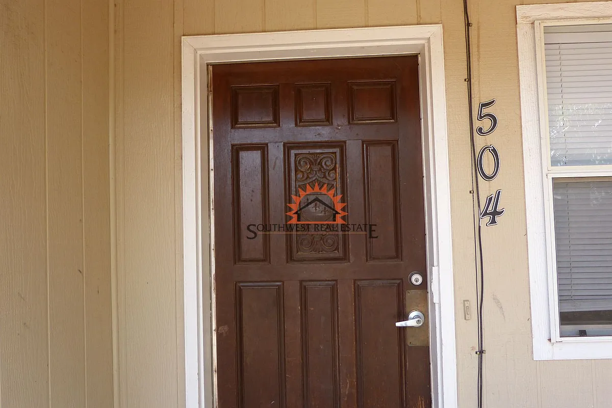 Building Photo - 504 N Reid St