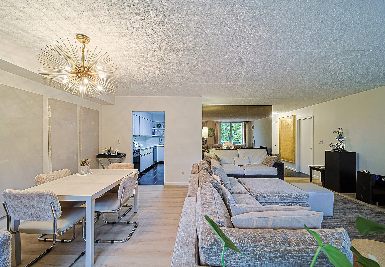 1 bed, 1.5 bath, 1074 sqft, $3,400 — Photo 2
