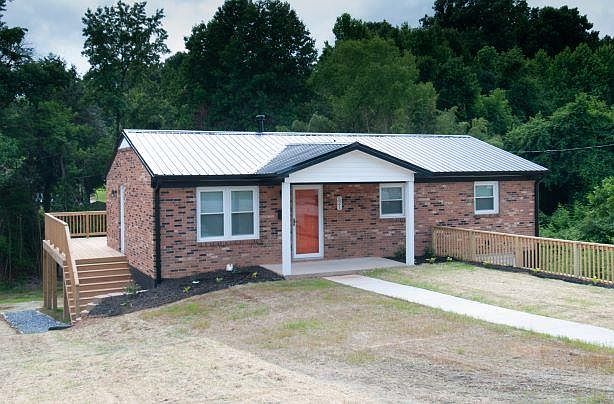1st image of 521 Bell Dr