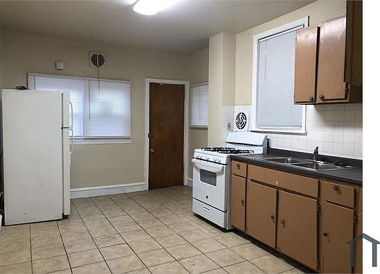4th image of 446 W Wellens Ave
