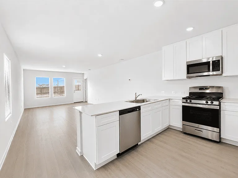 3514 Hilts Trl — Photo 2