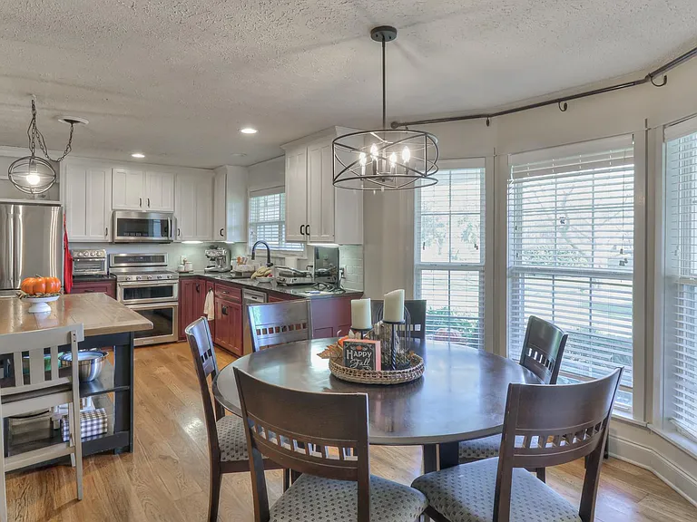 1236 Hunters Point Ln — Photo 6