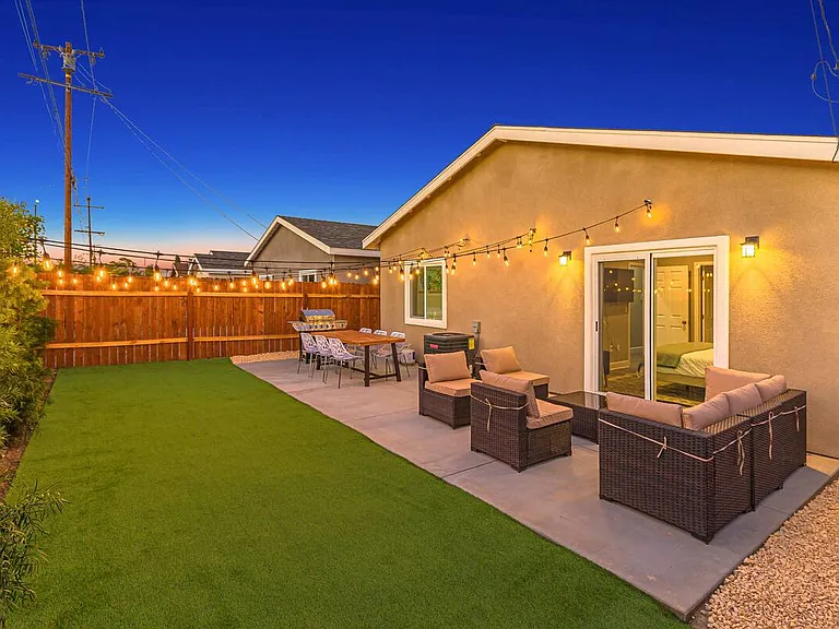 14415 Pontlavoy Ave — Photo 11