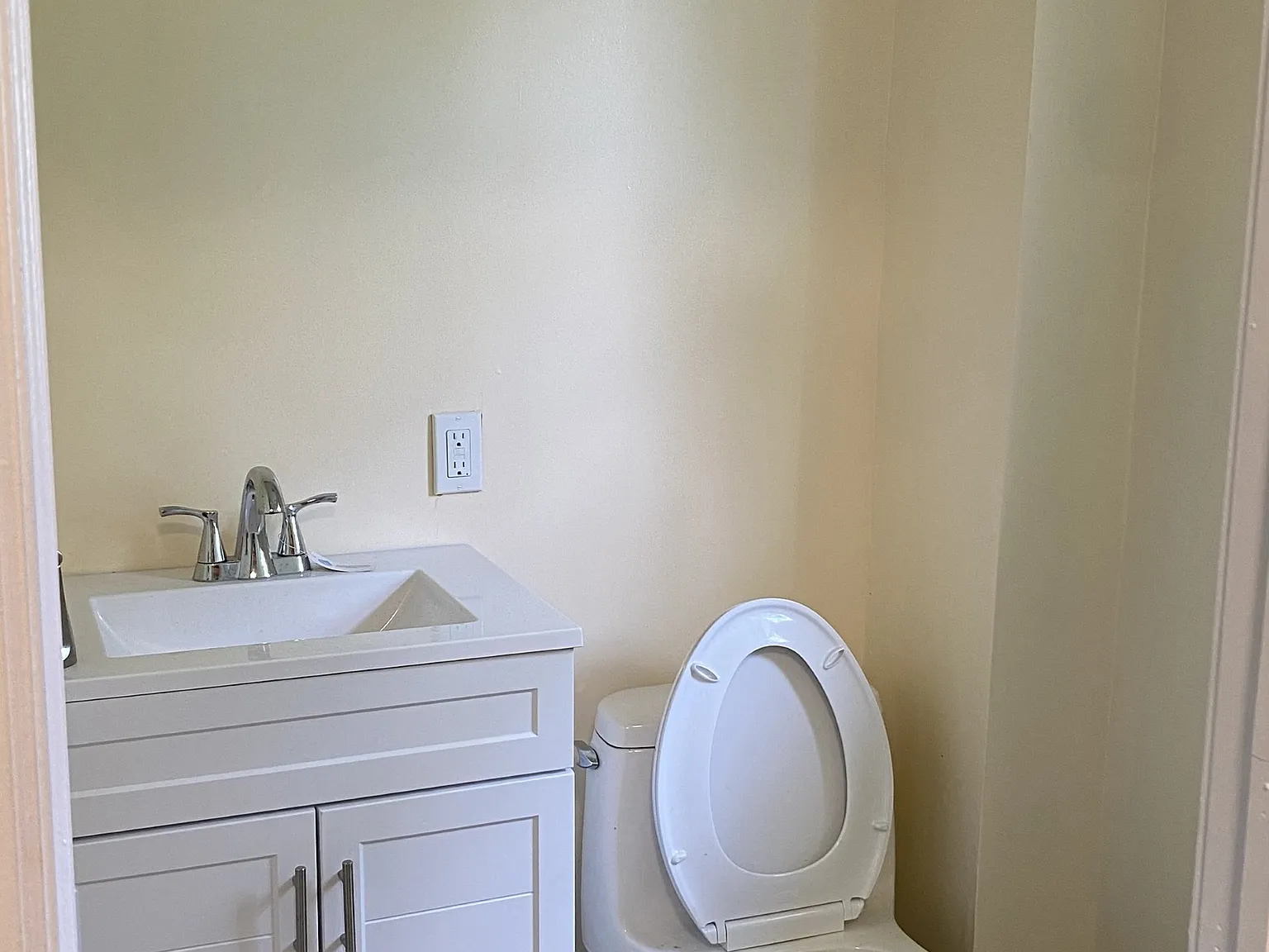 2 bed, $1,400 — Photo 3