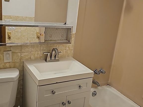 3rd image of 24 1st Ave APT 1