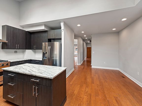 3rd image of 4647 N Winchester Ave