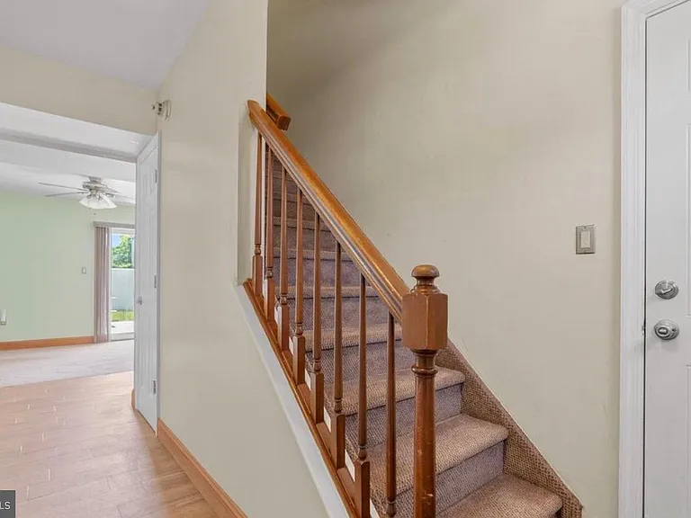 64 Hampton Gate Dr — Photo 3