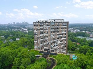 1000 Urlin Ave APT 1806, Grandview, OH
