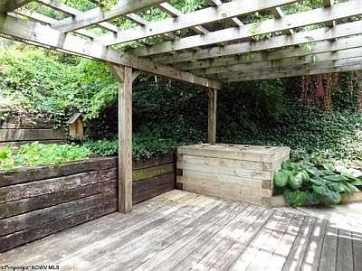 3rd image of 303 Sylvan Pl