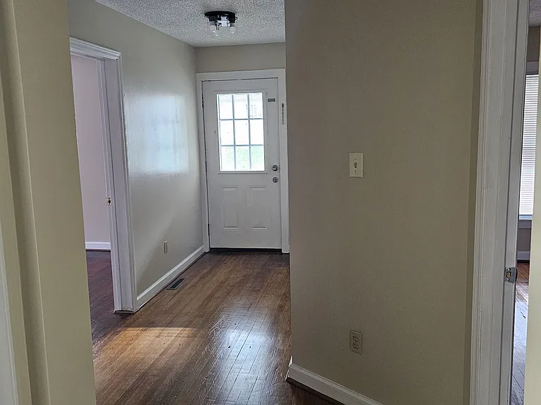 559 Bruton Dr NW — Photo 5