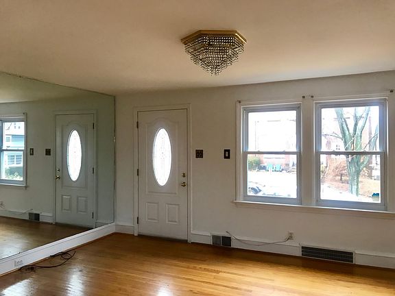 Entrance/Living room