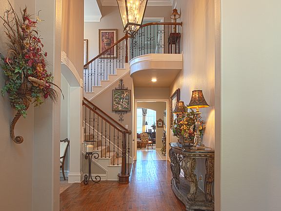 4th image of 8009 Stonehill Dr