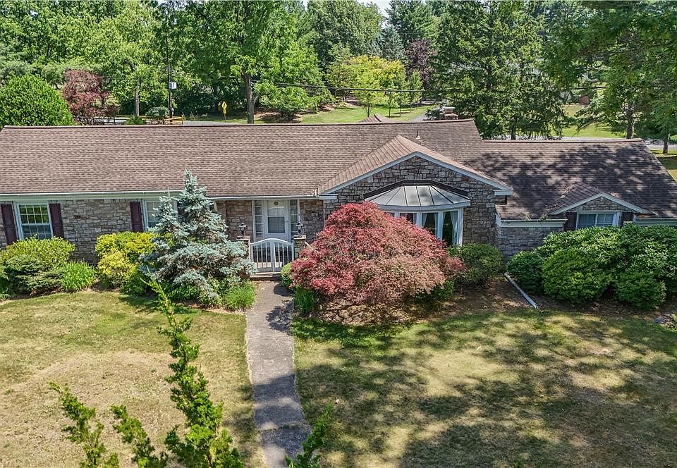 1st image of 1901 Saucon Ln