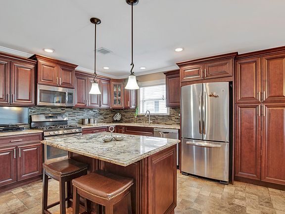 5th image of 5110 Village Cir E