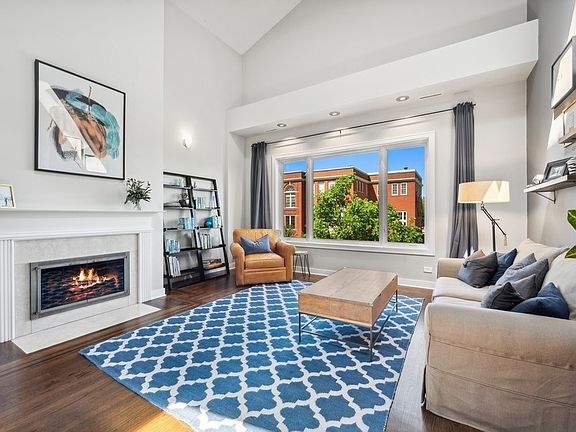 3rd image of 3813 N Southport Ave #3S
