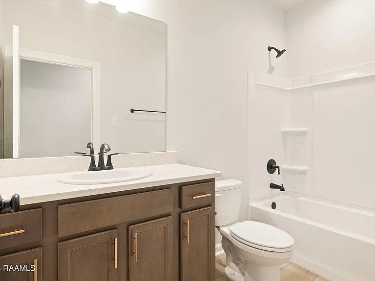 101 Bexley Ct — Photo 10