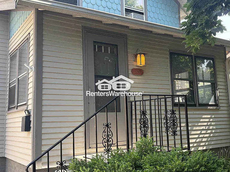 2805 Kingman Blvd — Photo 2
