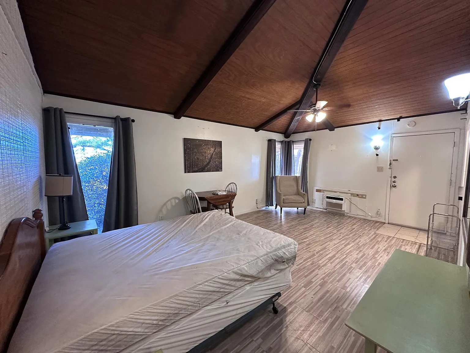 1 bed, 1.0 bath, 420 sqft, $1,100 — Photo 4