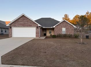 27 Charleston Way, Hattiesburg, MS 39402
