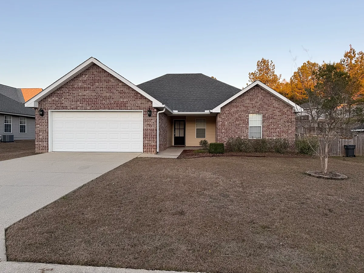 Photo 1 of 16 - 27 Charleston Way - Hattiesburg, MS Front - 27 Charleston Way