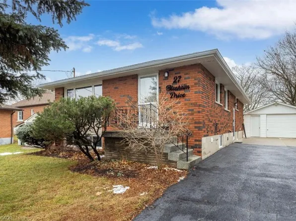 27 Blenheim Dr, Hamilton, ON L8E 1W1
