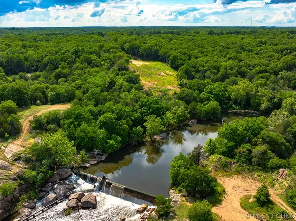 Elk Rd, Tishomingo, OK 73460