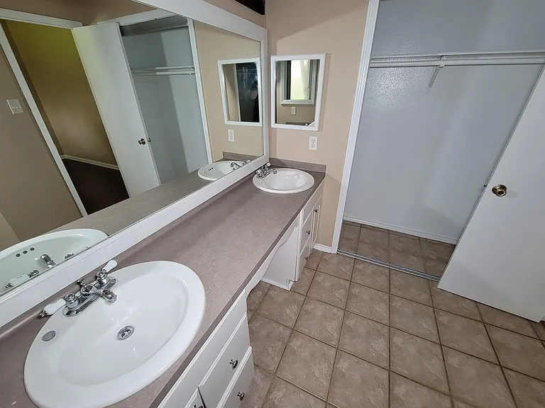 29002 Sedgefield St — Photo 23