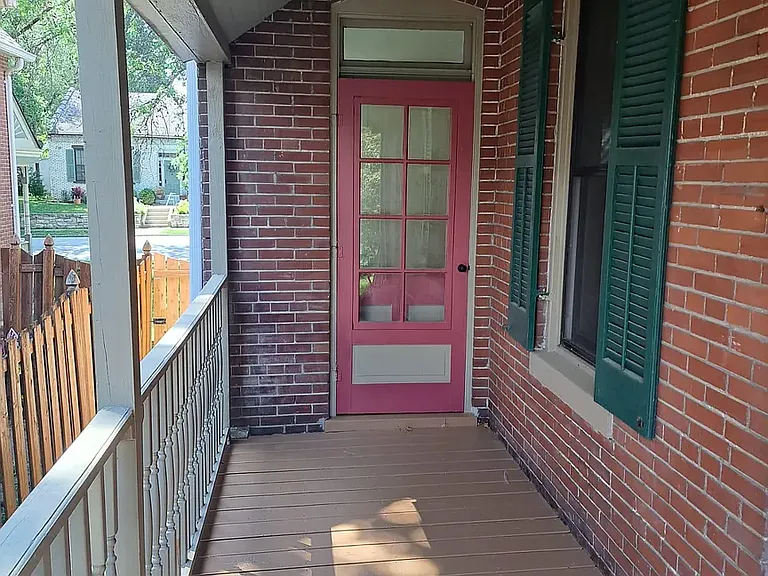 322 N 6th St — Photo 29