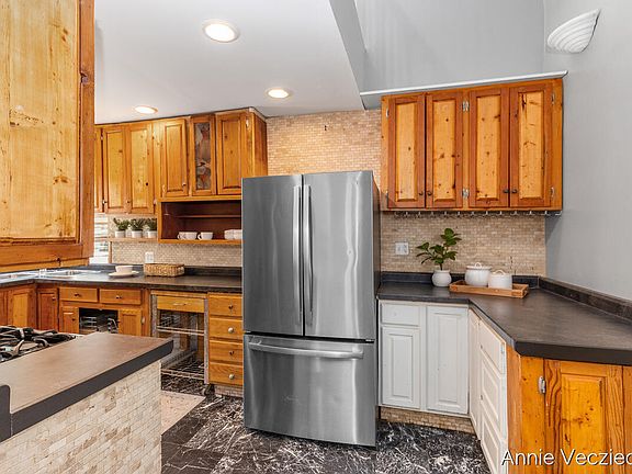 5th image of 262 Hollister Ave SE