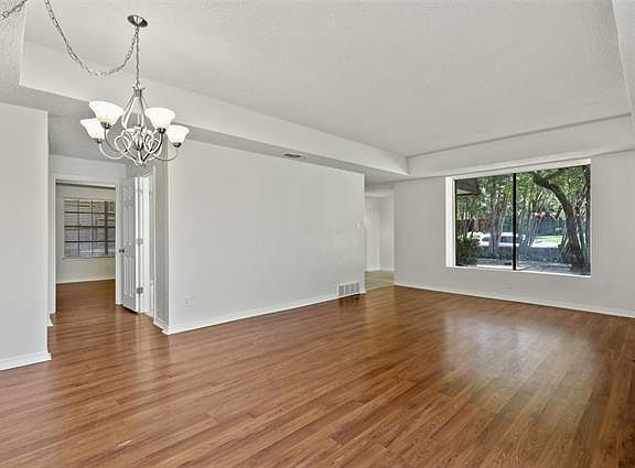 5th image of 1821 Hillcrest St #1821