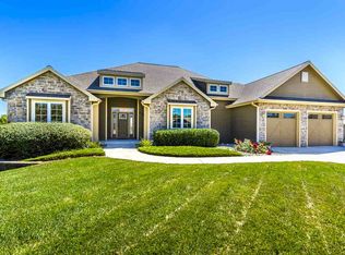 1125 E Park Grove Dr, Manhattan, KS 66503